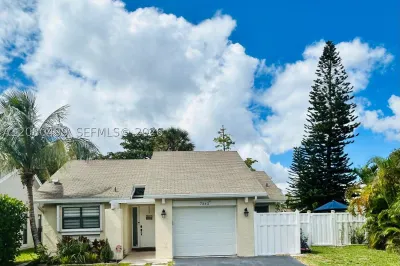 7342 NW 38th Pl 1
