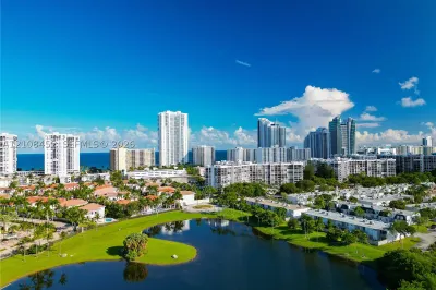 1000 Parkview Dr #809 1