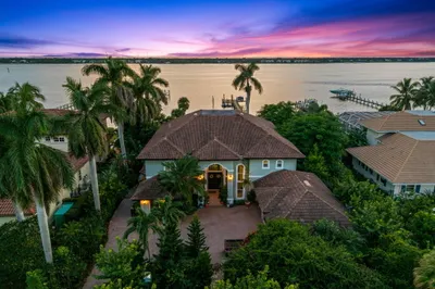 2362 NW Bay Colony Court 1
