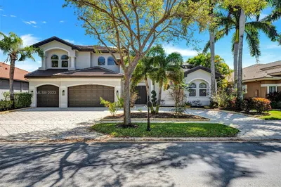 19438 Saturnia Lakes Dr 1