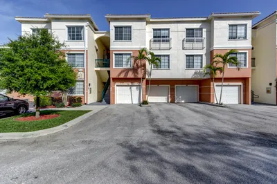 2210 Myrtlewood Circle E 1