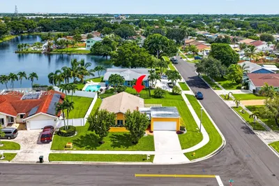 725 NW 49th Ave 1
