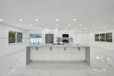 10601 NW 43rd Ct 1