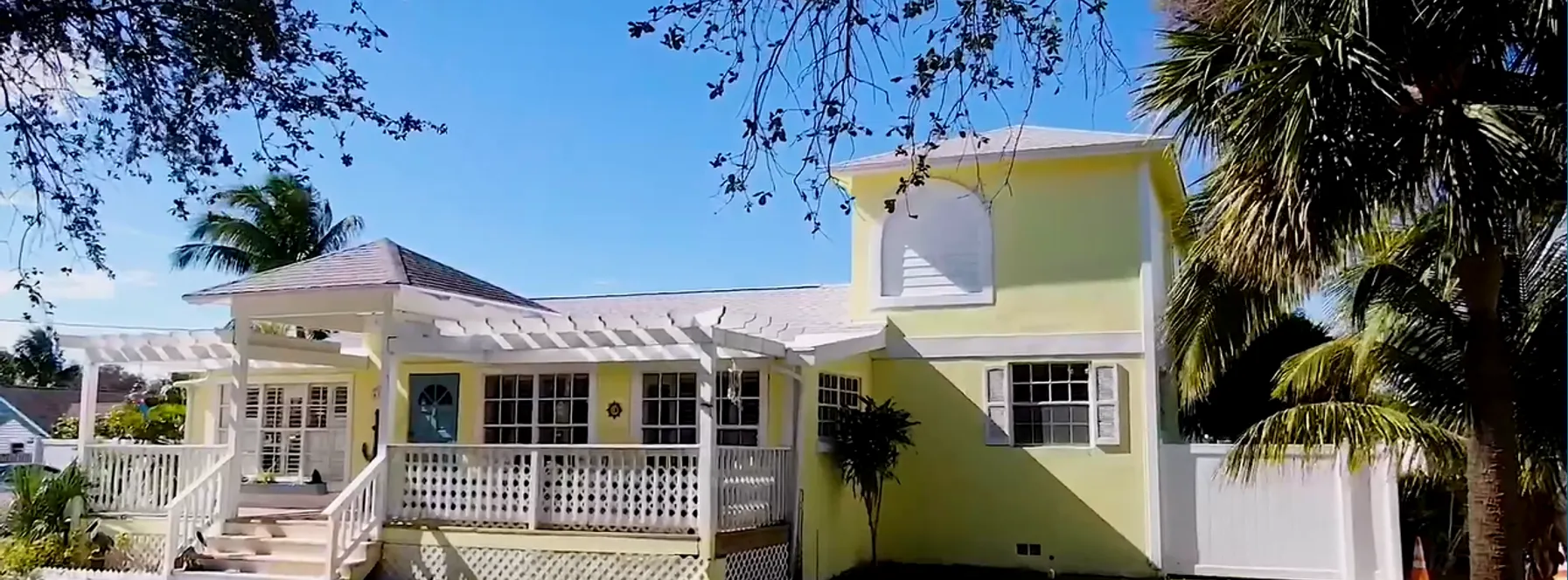 SENSATIONAL ON SEABROOK DRIVE!