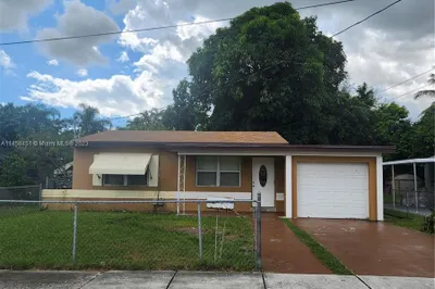 50 NE 169th St 1