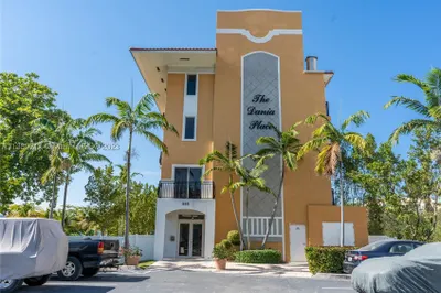 555 E Dania Beach Blvd #6 1