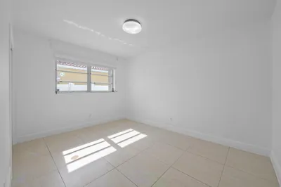 27 SE 6th Street 1