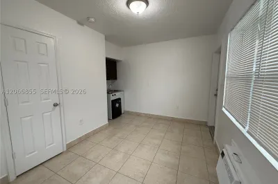 1255 SW 6th St #1 1