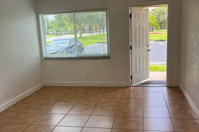 610 NW 7th Avenue 1