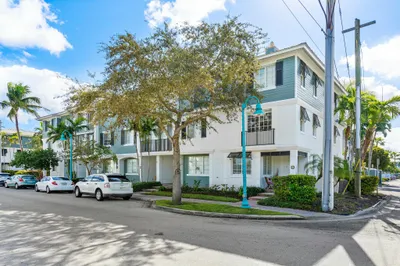 260 NE 3rd Street #4-F 1