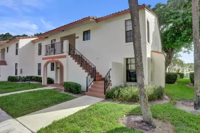 300 Palmwood Place #P206 1