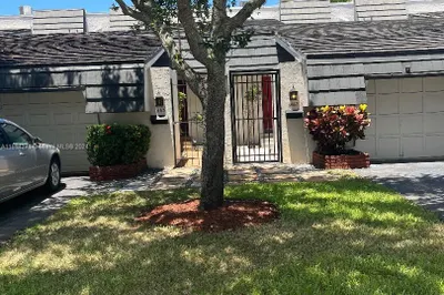 463 NW 68th Ave #704 1