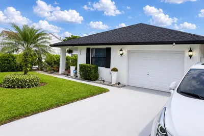 821 Hampton Road 1