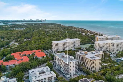 150 Ocean Lane Dr #10E 1