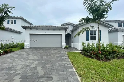 863 SE 26th Ter 0 1