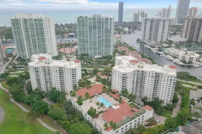 20000 E Country Club Dr #PH14 1