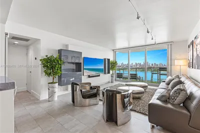 1000 West Ave #1518 1