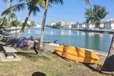 7743 Hawthorne Ave Waterfront #1 1