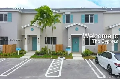 445 NW 12th Ave 1