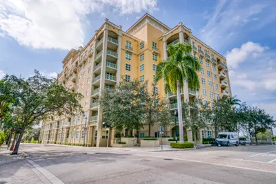 403 S Sapodilla Avenue #405 1