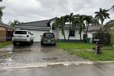 5322 SW 164 Pl 1