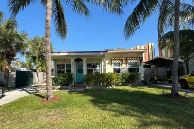 256 E 24th Street 1