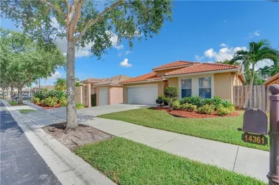 14361 N Royal Cove Cir #14361 1
