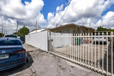 STREET VIEW CLOSE