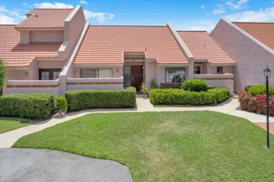 3535 SE Sandpiper Circle 1