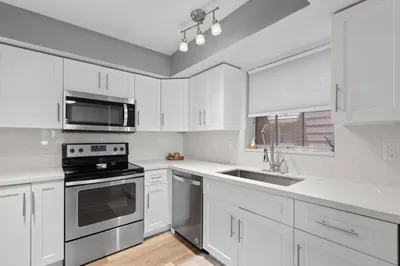 419 Pine Tree court 21 kitchen