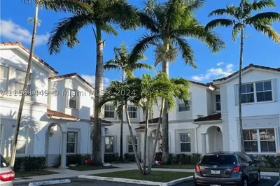 5570 NW 107th Ave #907 1