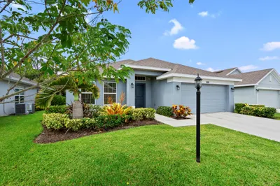 886 NE Whistling Duck Way 1