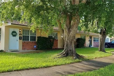 738 SW 5th Avenue 1