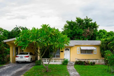 4211 NW 43rd Street 1