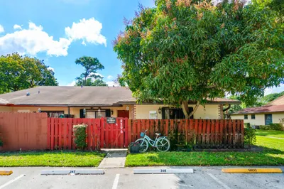 4296 Woodstock Drive #A