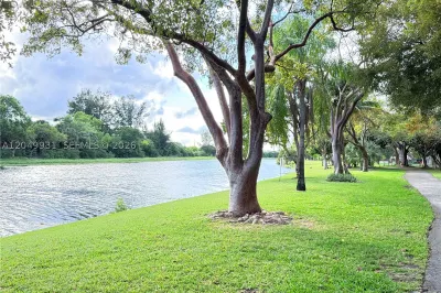 2206 S Cypress Bend Dr #508 1