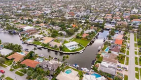 Lighthouse Point Yacht Club: Waterfront Living with Marina Access