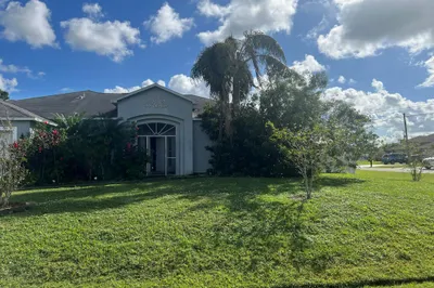 5811 NW Argo Court 1