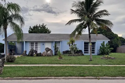 Location is Key! New flooring, kitchen cabinets, l
