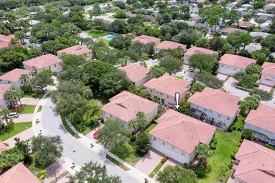 4535 Thornwood Circle 1