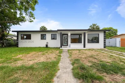1042 NW 13th St 1