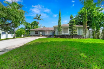 110 W Mango Road 1