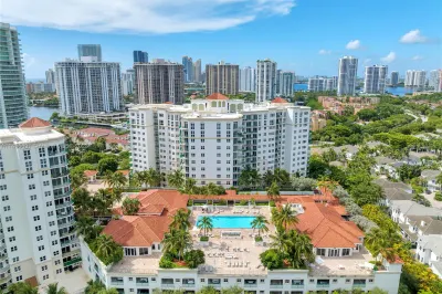 19900 E Country Club Dr #308 1