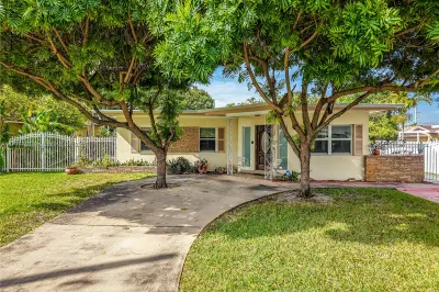 230 NW 57th Ct