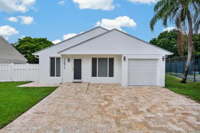 1271 SW 85th Terrace 1