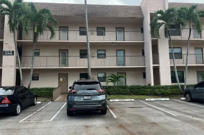 10466 Sunrise Lakes Blvd #108 1