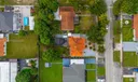 116 E 59 Photo