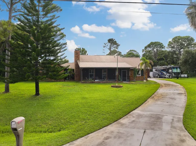 Just Listed | 1302 SW Bartell Avenue
