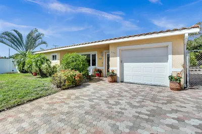 300 SE 2nd Court 1