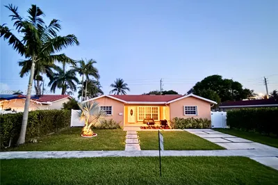 206 SE 3rd Pl 1